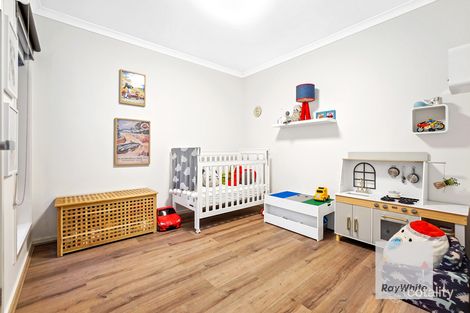 Property photo of 34 Forrester Grove Fraser Rise VIC 3336