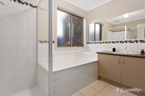 Property photo of 37 Tuscany Rise Pakenham VIC 3810