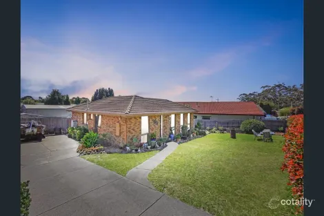 Property photo of 52 Wakenshaw Crescent Pakenham VIC 3810