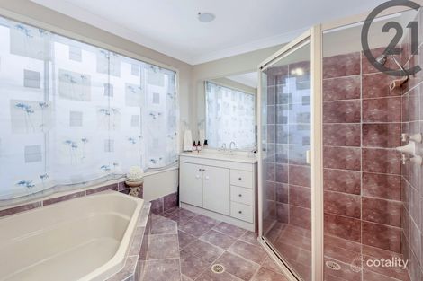 77 Boronia Dr, Voyager Point, NSW 2172