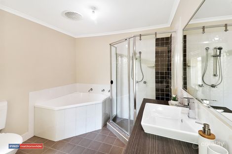 Property photo of 25 Lipizzaner Place Pine Mountain QLD 4306