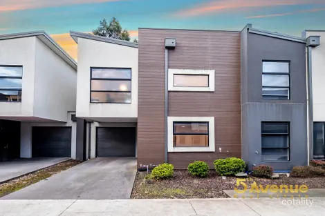 Property photo of 33 Nugget Way Cranbourne East VIC 3977
