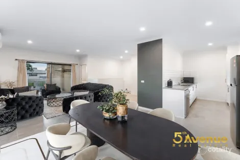 Property photo of 33 Nugget Way Cranbourne East VIC 3977