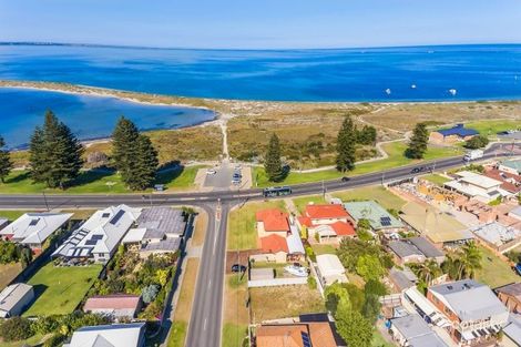 Property photo of 49 Waimea Road Safety Bay WA 6169