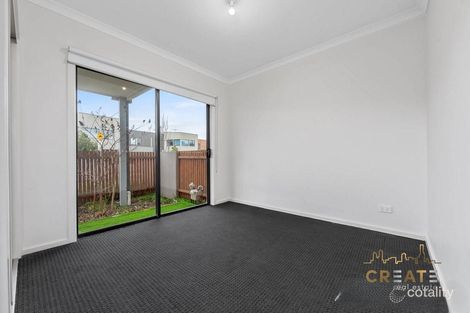 Property photo of 4 Queen Circuit Sunshine VIC 3020