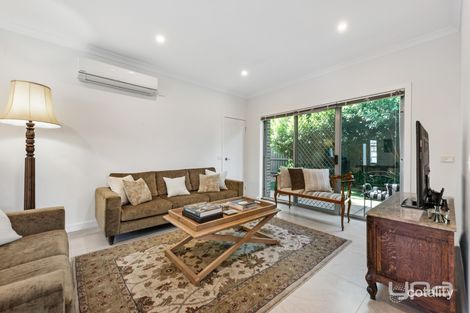 Property photo of 1/1 Dargi Green Caroline Springs VIC 3023