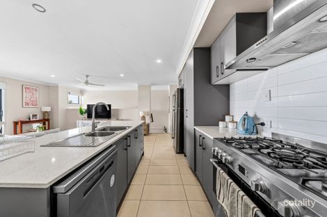 Property photo of 16 Cassidy Crescent Willow Vale QLD 4209