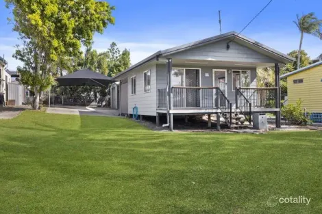 Property photo of 4 Meadow Street Keppel Sands QLD 4702