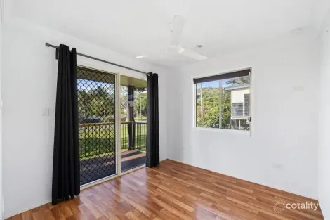 Property photo of 4 Meadow Street Keppel Sands QLD 4702