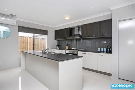 Property photo of 14 Wright Circuit Fraser Rise VIC 3336