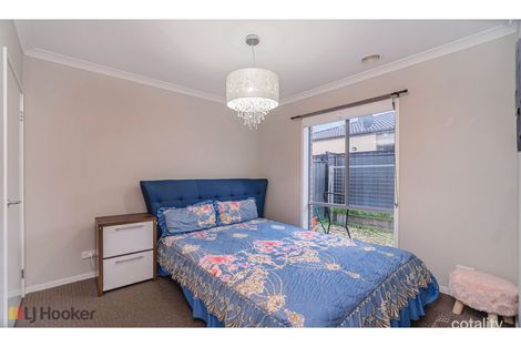 Property photo of 18 Rainham Avenue Craigieburn VIC 3064