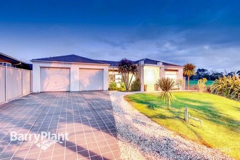 Property photo of 18 Lahinch Grove Cranbourne VIC 3977