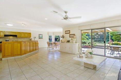 Property photo of 4 Westleigh Drive Werribee VIC 3030