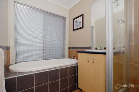Property photo of 5 Mulga Place Carrum Downs VIC 3201
