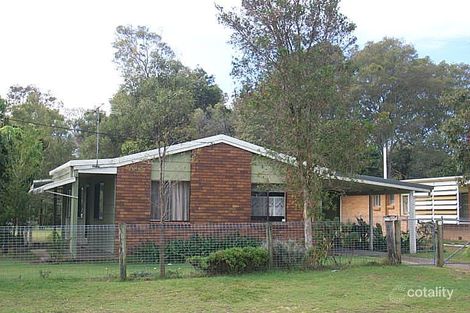 37 First Ave, Beachmere, QLD 4510