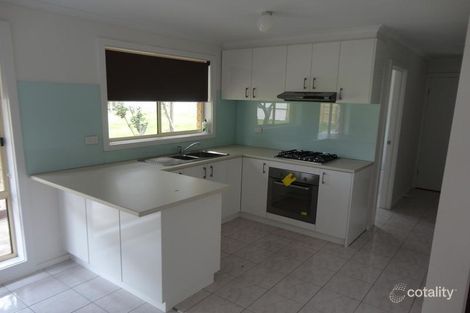 Property photo of 17 Flint Crescent Delahey VIC 3037