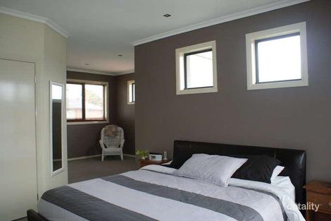 Property photo of 24 Merri Drive Waterways VIC 3195