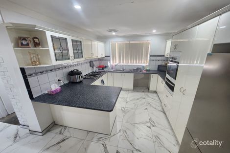 Property photo of 26 Hillview Parade Lurnea NSW 2170