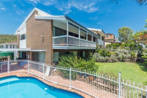 2 Pavo St, Camp Hill, QLD 4152