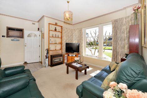 Property photo of 8 Norfolk Road Marion SA 5043
