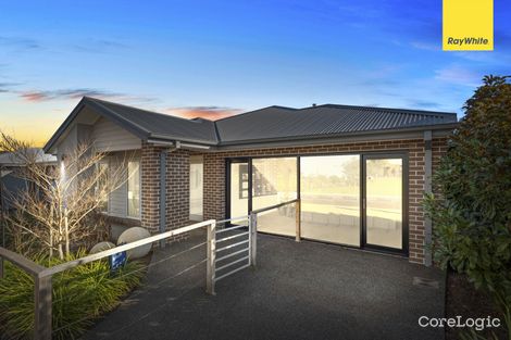 Property photo of 13 Olympic Circuit Strathtulloh VIC 3338