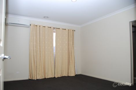 Property photo of 2 McGarvie Drive Cranbourne North VIC 3977