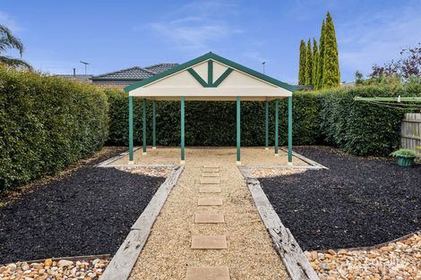 Property photo of 4 Hyde Court Altona Meadows VIC 3028