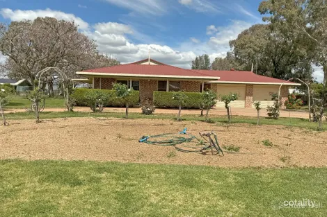 Property photo of 2 Crossley Drive Narromine NSW 2821