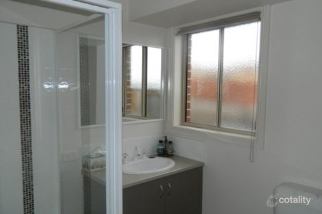 Property photo of 32 Chestnut Chase Pakenham VIC 3810