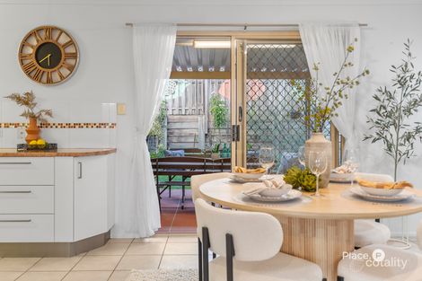 Property photo of 15 Moneghetti Place Calamvale QLD 4116