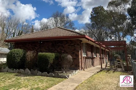 1/4 Power Pl, Armidale, NSW 2350