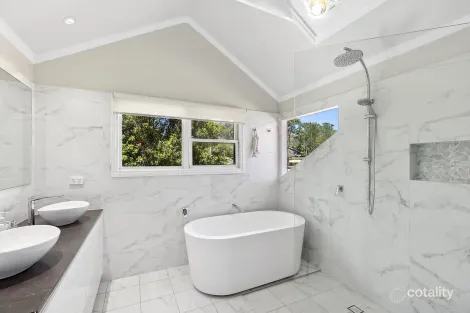 Property photo of 287A Avoca Drive Green Point NSW 2251