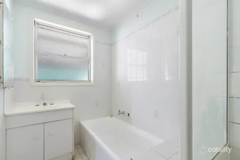 Property photo of 18 Jackson Avenue Sale VIC 3850