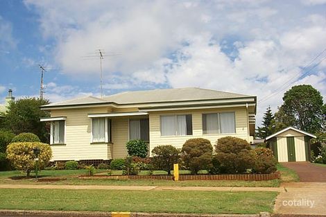 277 West St, Harristown, QLD 4350