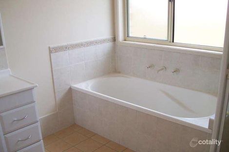 Property photo of 32 Northlakes Drive Cameron Park NSW 2285