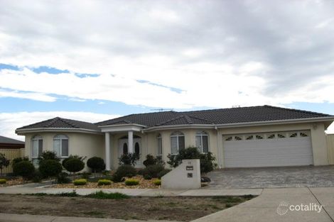 18 Hillcrest Dr, Hillside, VIC 3037