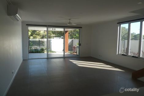 Property photo of 32 Florabella Drive Robina QLD 4226