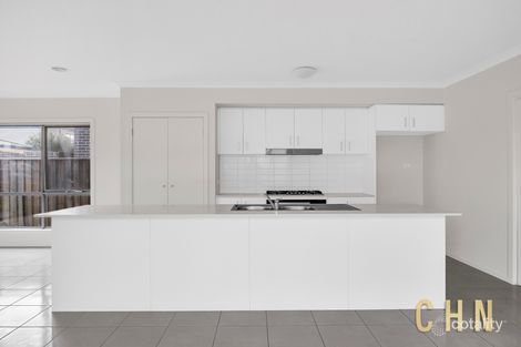 Property photo of 61 Bondi Parade Point Cook VIC 3030