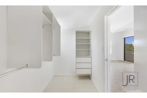 Property photo of 12 Poinciana Boulevard Broadbeach Waters QLD 4218