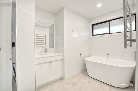 Property photo of 28 Papworth Place Meadow Heights VIC 3048