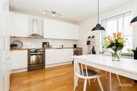 Property photo of 13 Oreti Court Garfield VIC 3814