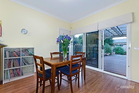 Property photo of 31 Hollington Crescent Point Cook VIC 3030