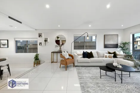 Property photo of 63 Sandakan Road Revesby Heights NSW 2212