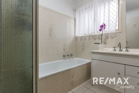 Property photo of 4 Langi Crescent Glenfield Park NSW 2650