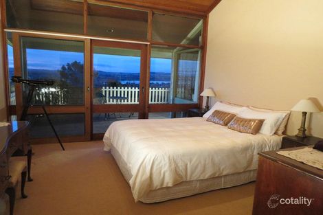 Property photo of 3 Baree Place Kooringal NSW 2650