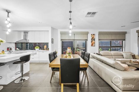Property photo of 52 Strathalbyn Chase Wollert VIC 3750