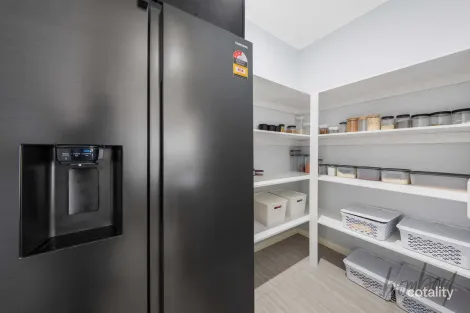 Property photo of 230 Highlander Drive Craigieburn VIC 3064