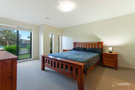 Property photo of 14 Woburn Crescent Manor Lakes VIC 3024