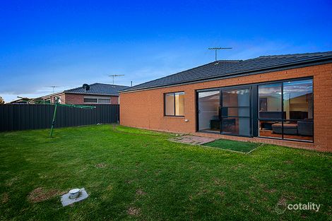 Property photo of 14 Woburn Crescent Manor Lakes VIC 3024