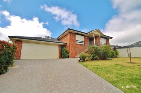 4 Henry Pl, Young, NSW 2594